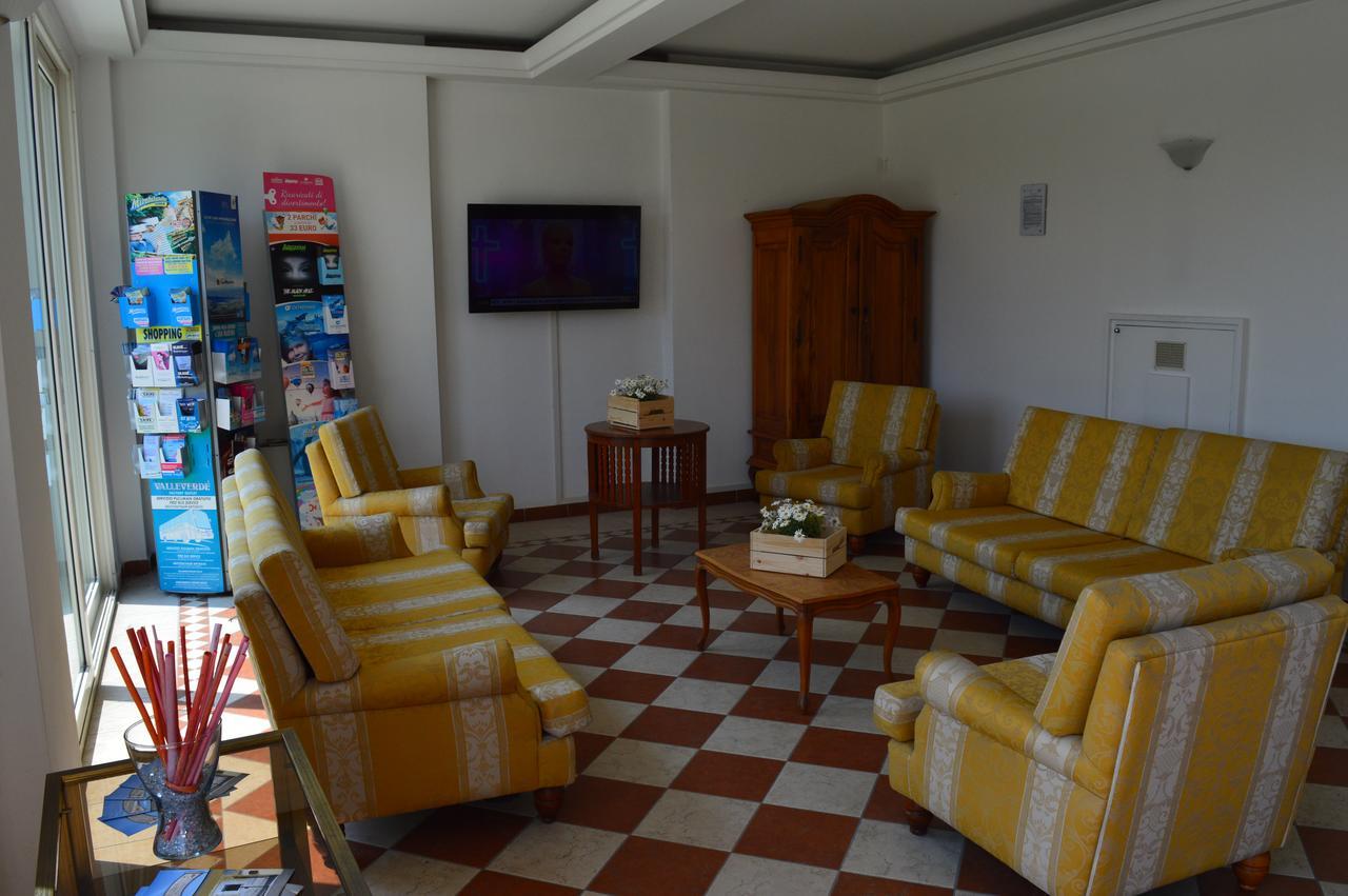 רימיני Residenza Villa Margherita מראה חיצוני תמונה