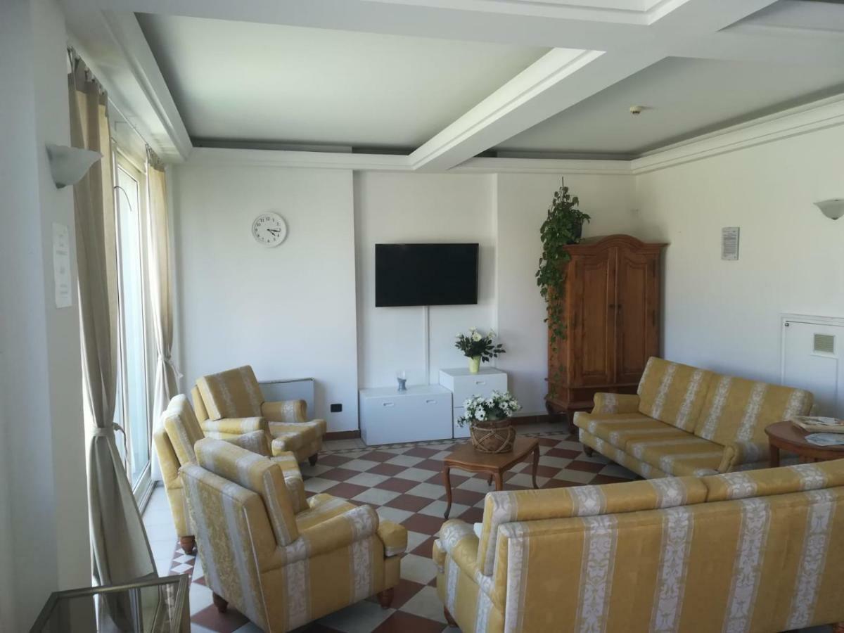 רימיני Residenza Villa Margherita מראה חיצוני תמונה